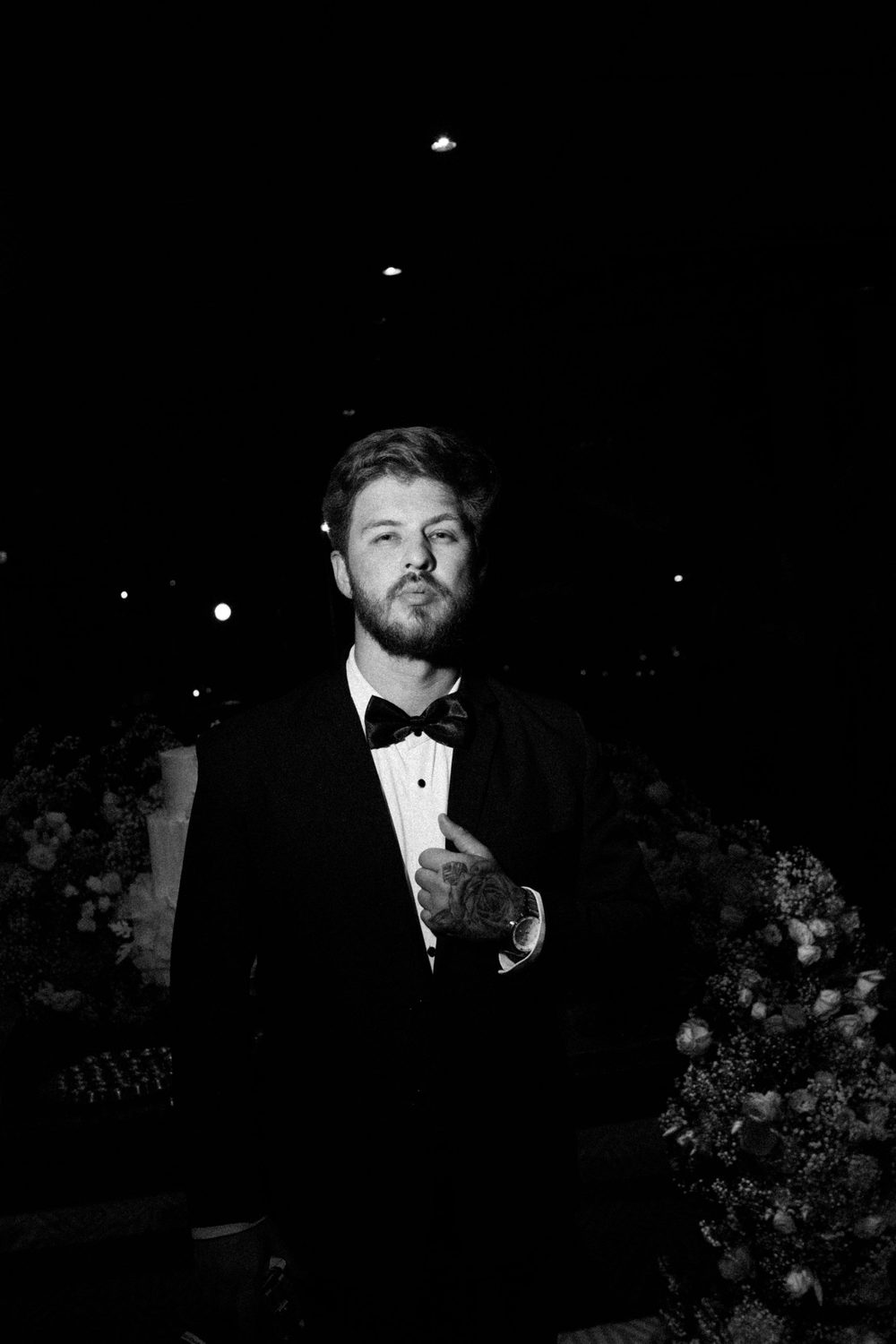 Retrato do mentor de smoking